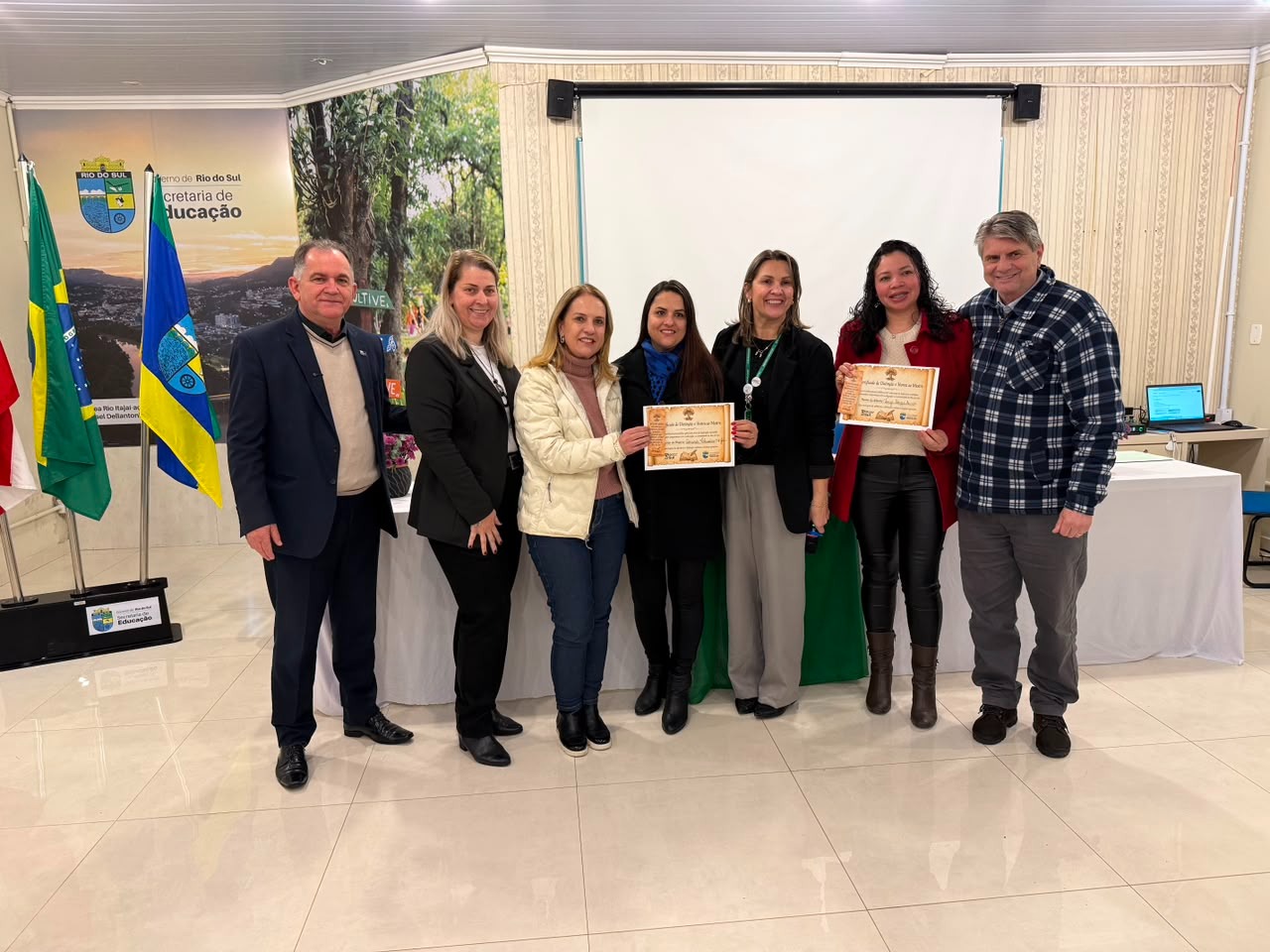 Rio do Sul homenageia 41 mestres e doutores da rede municipal - Diário Alto vale