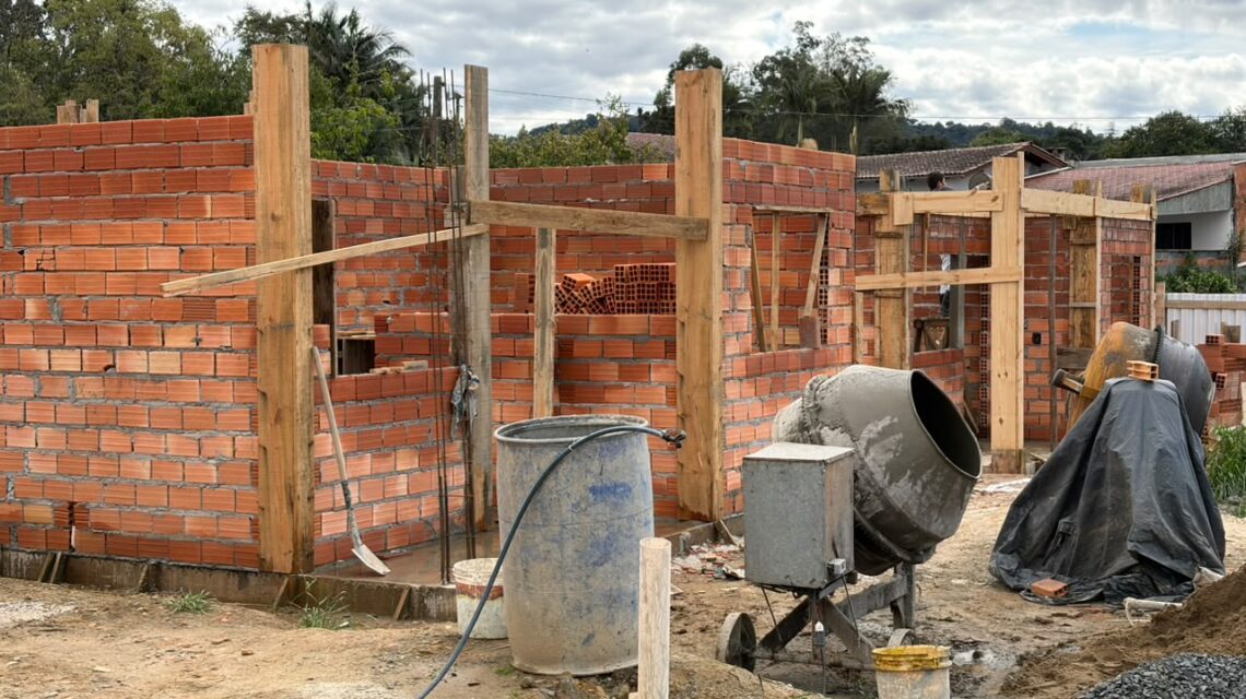 Ituporanga avança na construção de 20 casas populares para reduzir o déficit habitacional